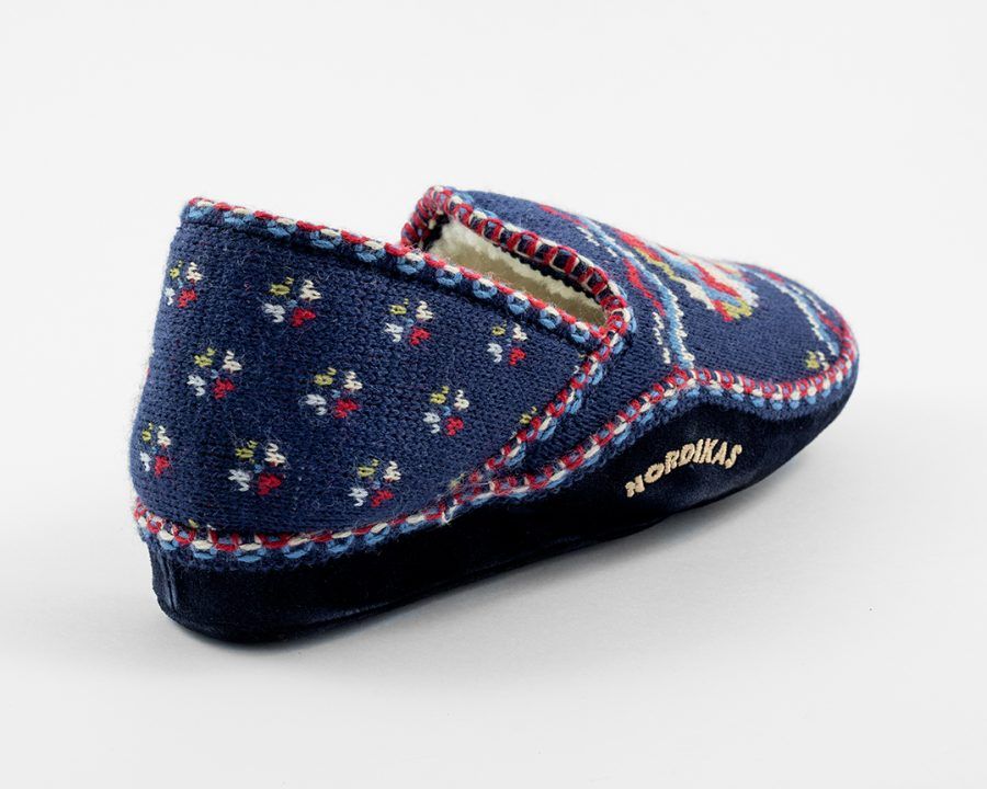 Zapatilla cerrada de casa de lana y borrego con diseño de corazón NORDIKAS - Imagen 3