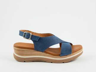 Sandalia con diseño de tiras cruzadas con cuña y plataforma Paula Urban