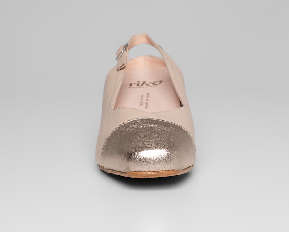 zapato salón con puntera bronce