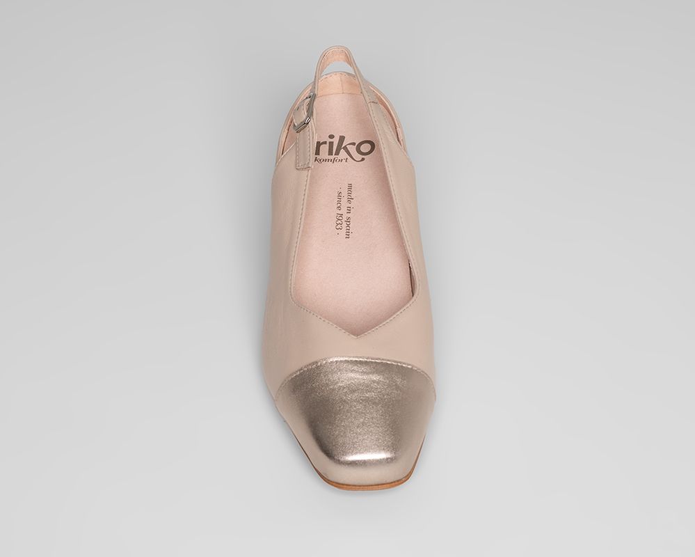zapato salón con puntera bronce