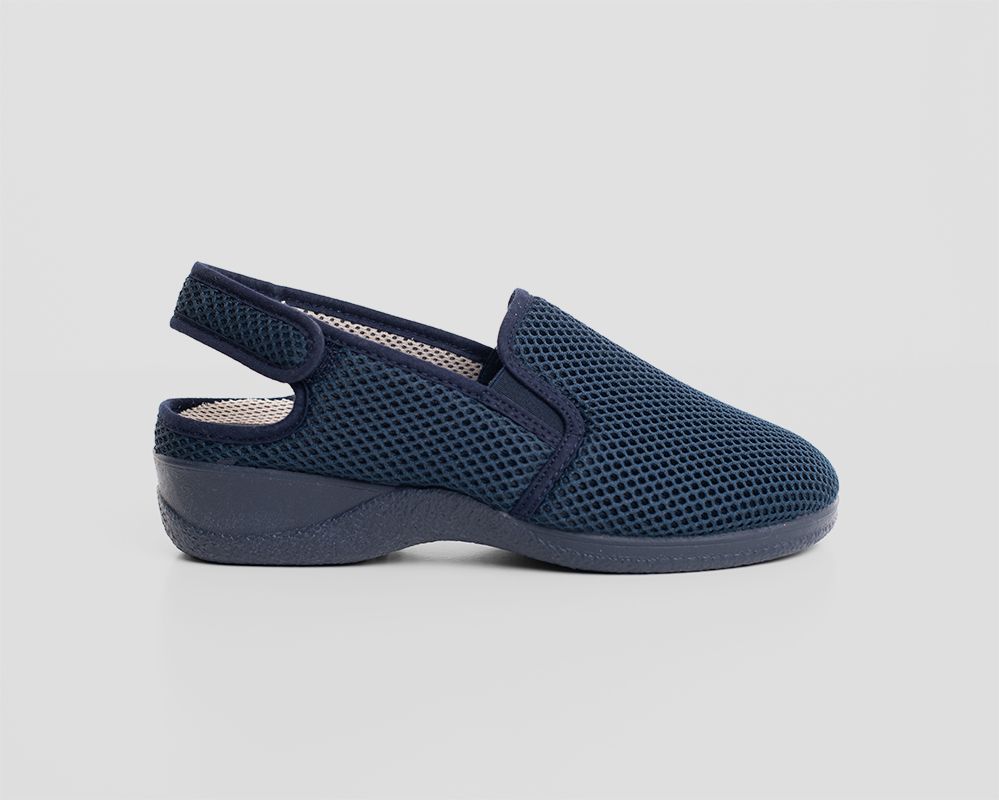 zapatilla de casa cerrada