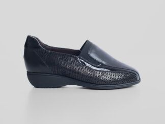 mocasines negros de piel