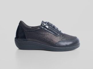 zapatos con cordones y cremalleras
