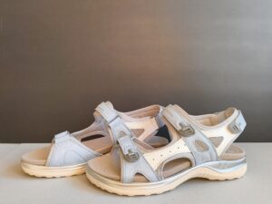 Sandalia Deportiva Adaptable con Velcro - Modelo 9051