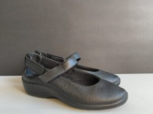 Zapato Ortopédico Arcopédico Minami - Modelo Merceditas (Negro)
