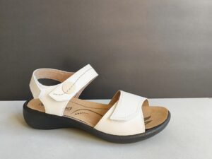 Sandalia de dos velcros en piel blanca y plata - Modelo Ibiza 79