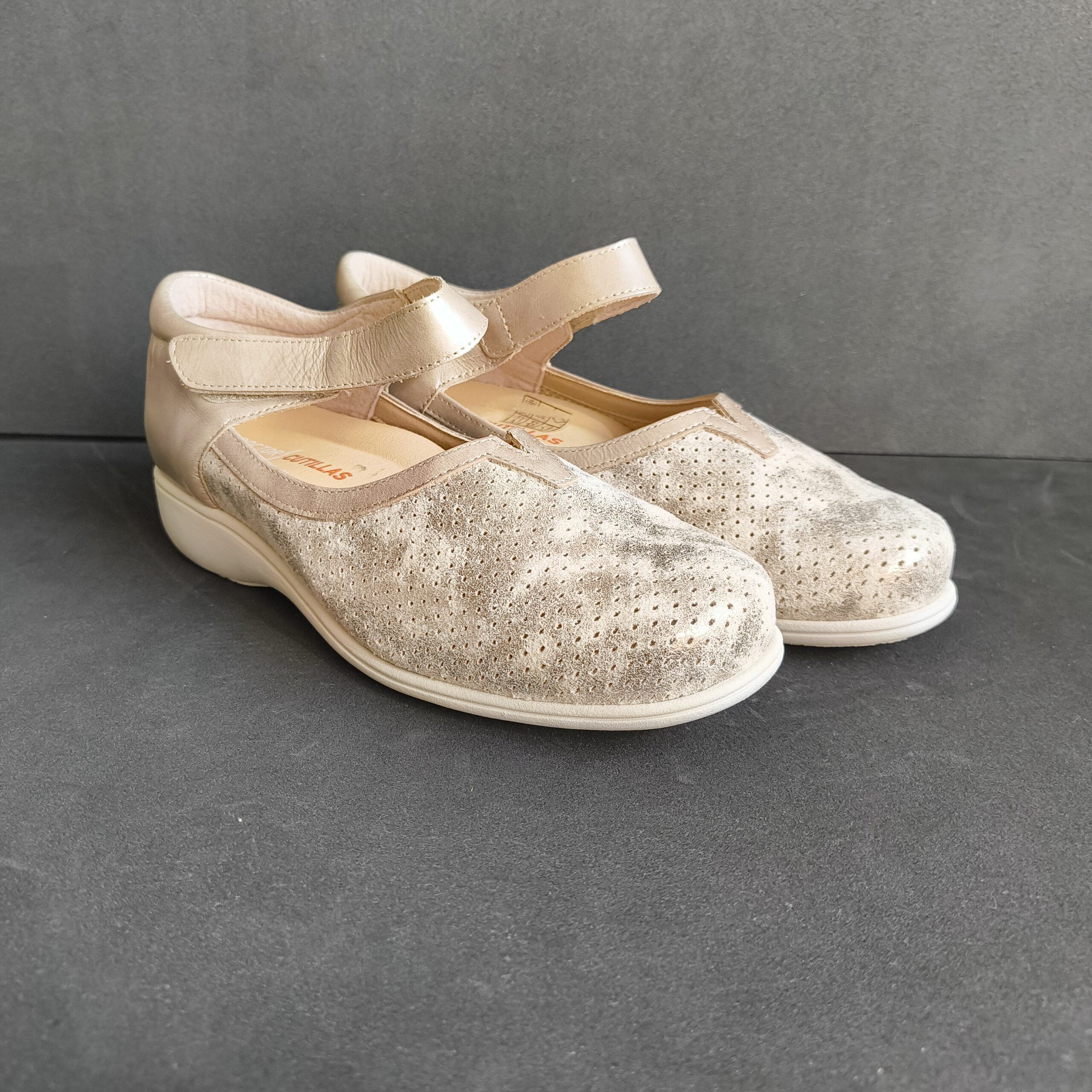 Zapato Merceditas Doctor Cutillas - Modelo 53718 (Beige Nacarado)