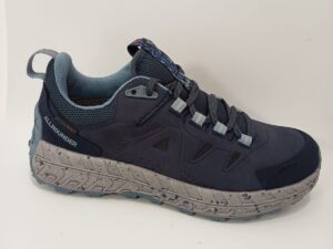 Zapatilla outdoor mujer azul marino y gris con cámara de aire y ancho especial