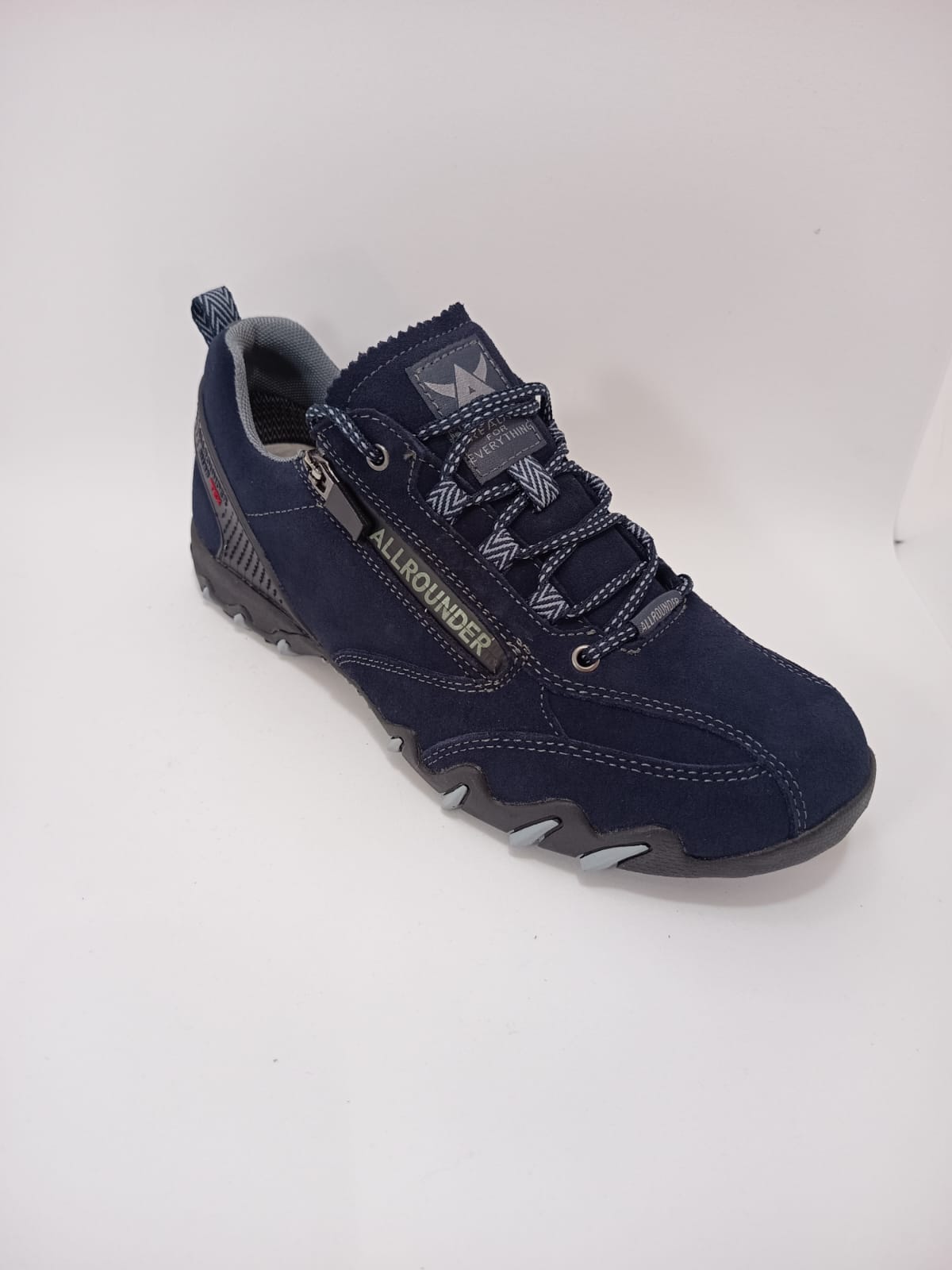 Zapatilla outdoor unisex marrón con ancho especial y cámara de aire